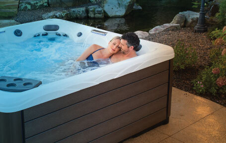 relajarse en un jacuzzi