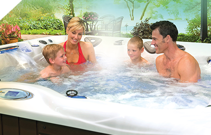 Un jacuzzi es divertido para toda la familia